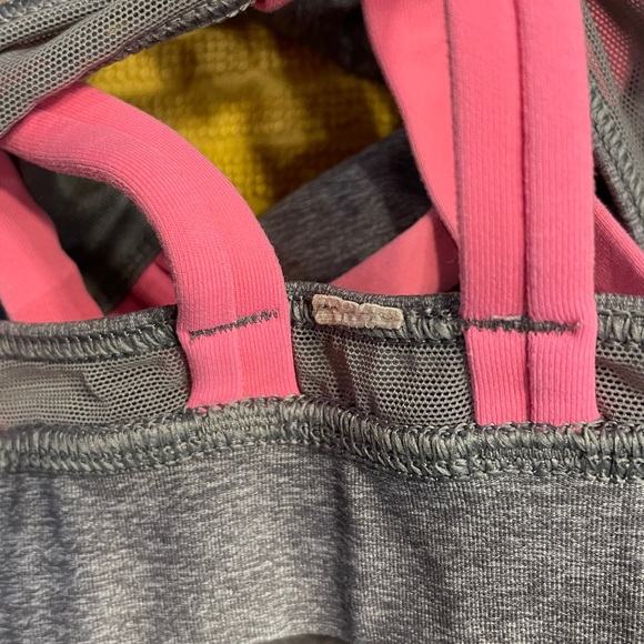 Lululemon Grey Sports Bra Pink Strappy Back Workout Athletic Top Size 6 - Picture 6 of 6